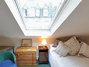 19 Meadow Place Otel Edinburgh